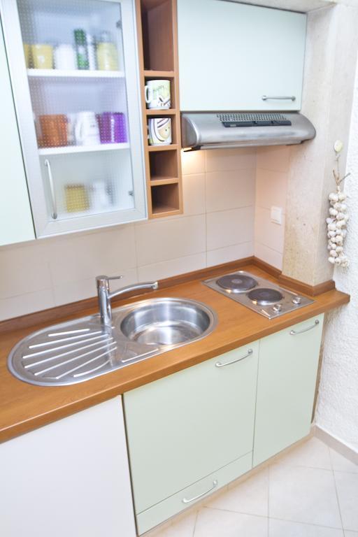 Studio Toma With Private Parking Place Шибеник Номер фото